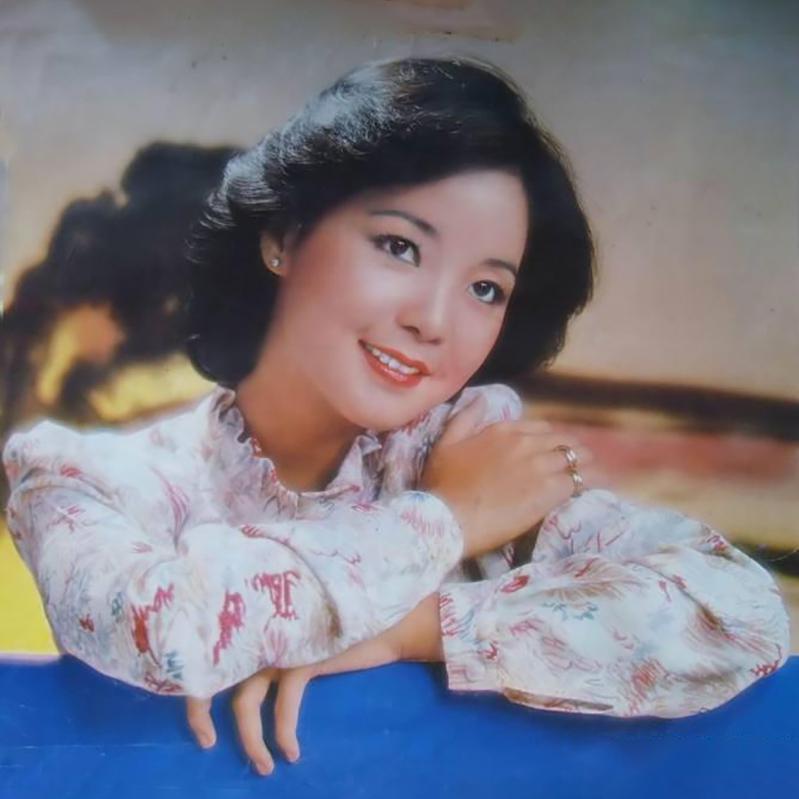 80年代经典老歌中的女生魅力，回忆那些美好旋律